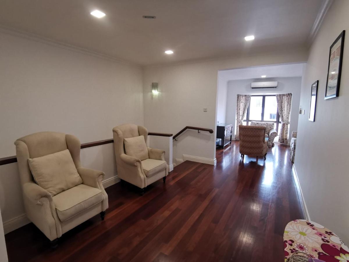 Chung cư 362 m² 3 phòng ngủ, 2 phòng tắm riêng ở Khu trung tâm Kota Kinabalu Ngoại thất bức ảnh