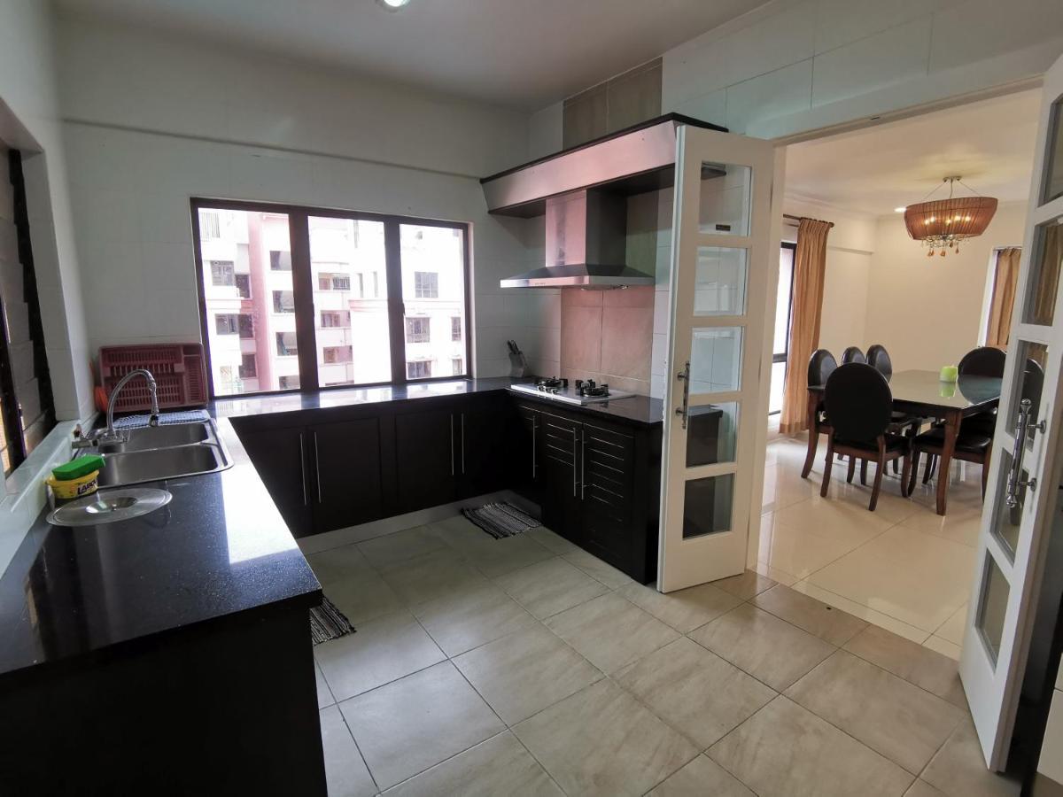 Chung cư 362 m² 3 phòng ngủ, 2 phòng tắm riêng ở Khu trung tâm Kota Kinabalu Ngoại thất bức ảnh