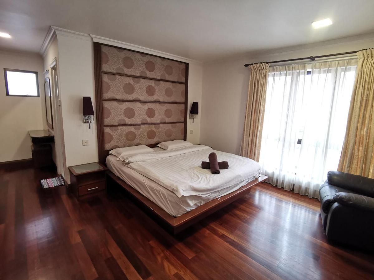 Chung cư 362 m² 3 phòng ngủ, 2 phòng tắm riêng ở Khu trung tâm Kota Kinabalu Ngoại thất bức ảnh