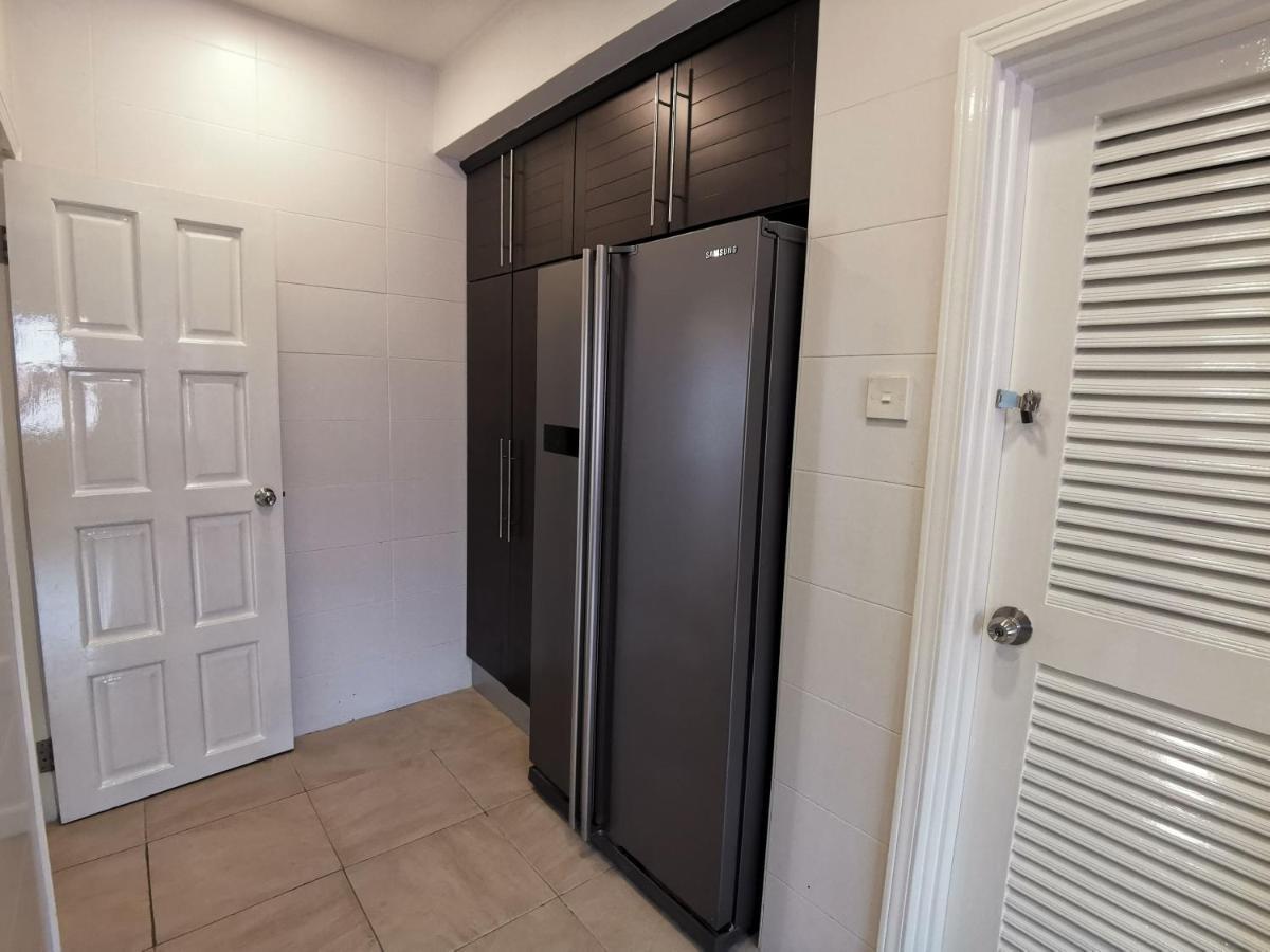 Chung cư 362 m² 3 phòng ngủ, 2 phòng tắm riêng ở Khu trung tâm Kota Kinabalu Ngoại thất bức ảnh