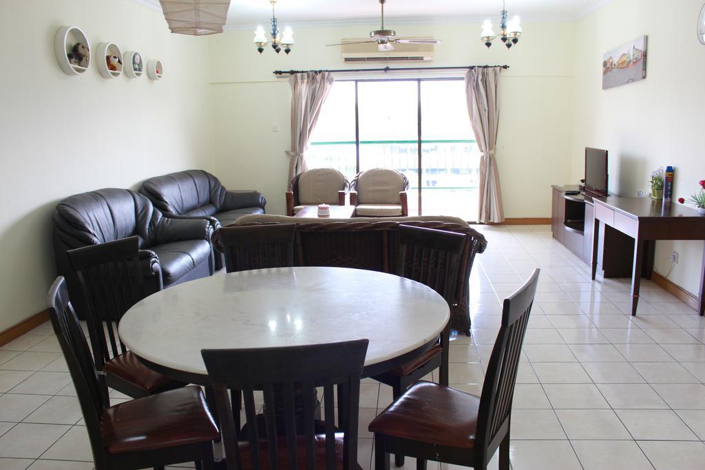 Chung cư 362 m² 3 phòng ngủ, 2 phòng tắm riêng ở Khu trung tâm Kota Kinabalu Ngoại thất bức ảnh