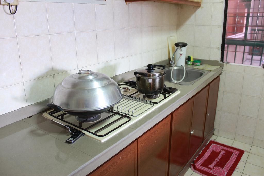 Chung cư 362 m² 3 phòng ngủ, 2 phòng tắm riêng ở Khu trung tâm Kota Kinabalu Ngoại thất bức ảnh