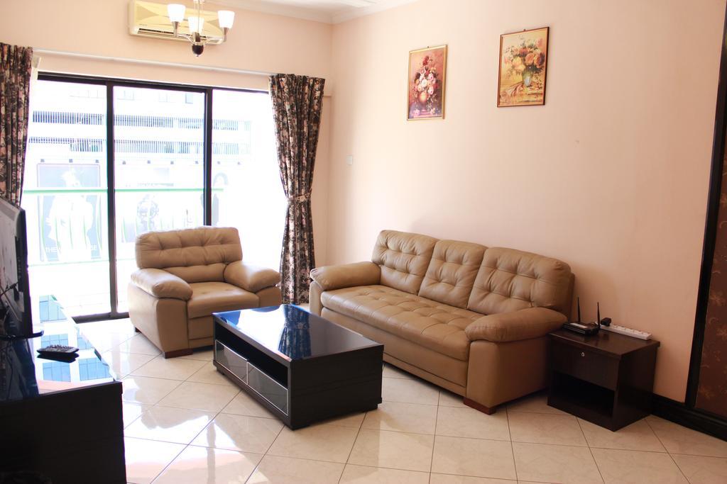 Chung cư 362 m² 3 phòng ngủ, 2 phòng tắm riêng ở Khu trung tâm Kota Kinabalu Ngoại thất bức ảnh
