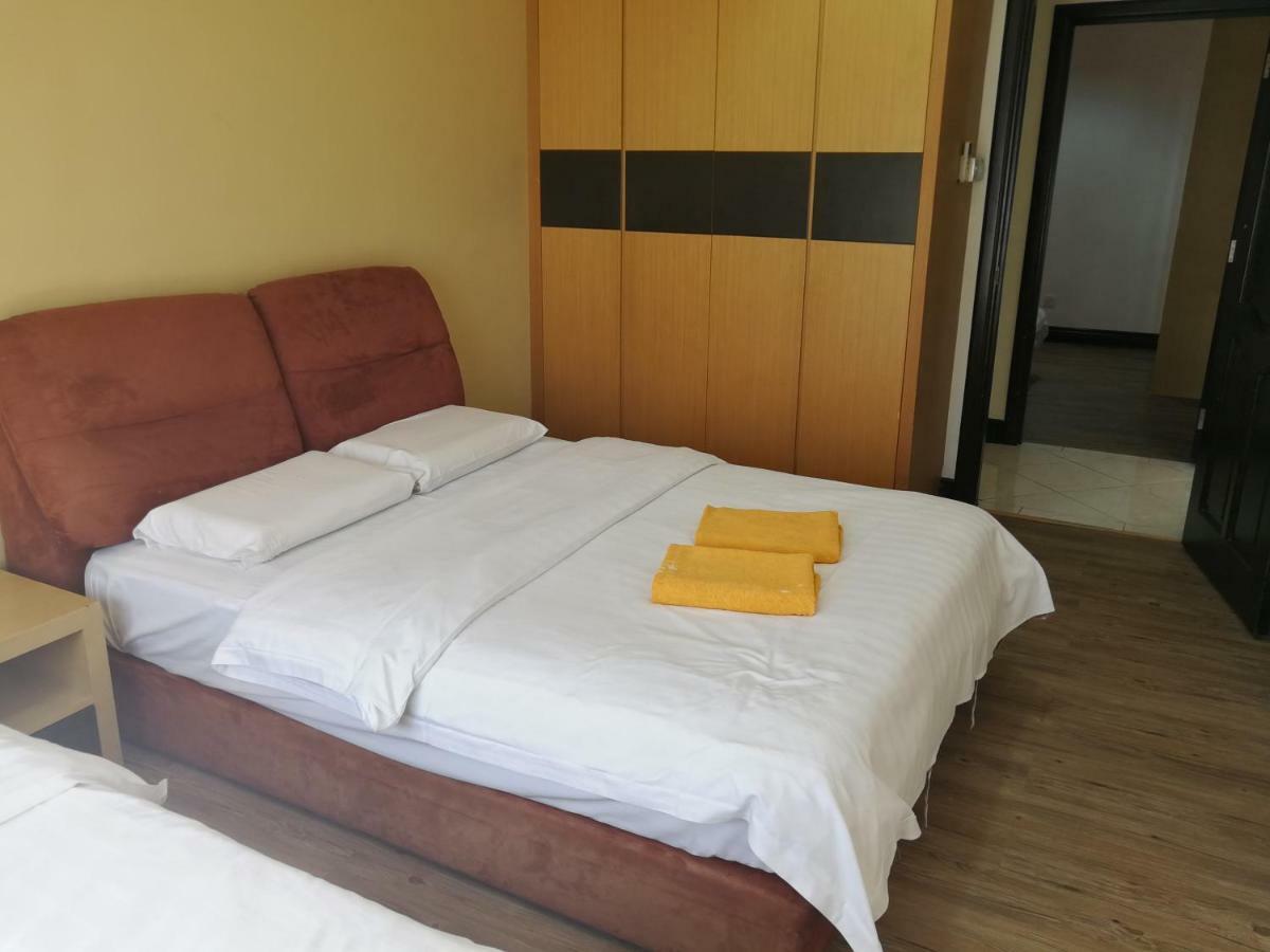 Chung cư 362 m² 3 phòng ngủ, 2 phòng tắm riêng ở Khu trung tâm Kota Kinabalu Ngoại thất bức ảnh