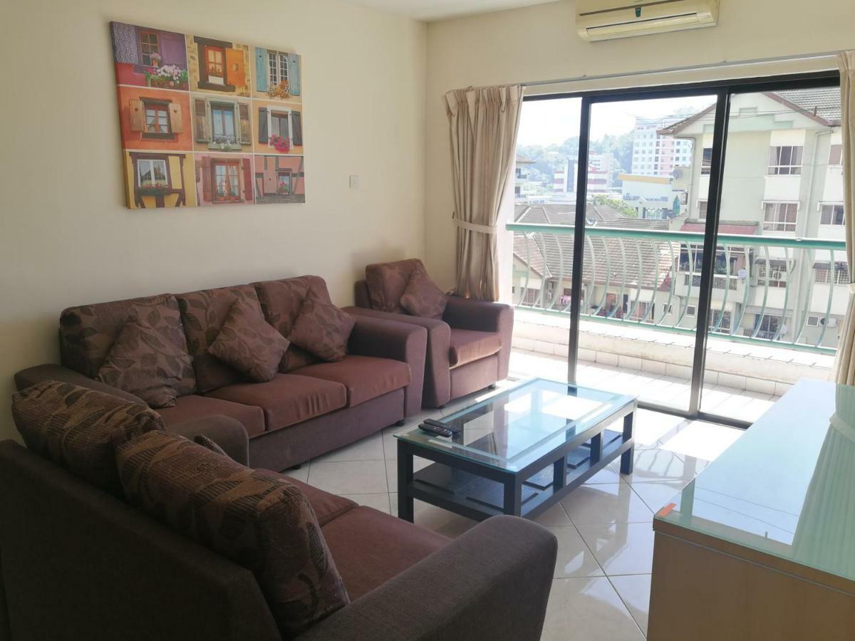 Chung cư 362 m² 3 phòng ngủ, 2 phòng tắm riêng ở Khu trung tâm Kota Kinabalu Ngoại thất bức ảnh
