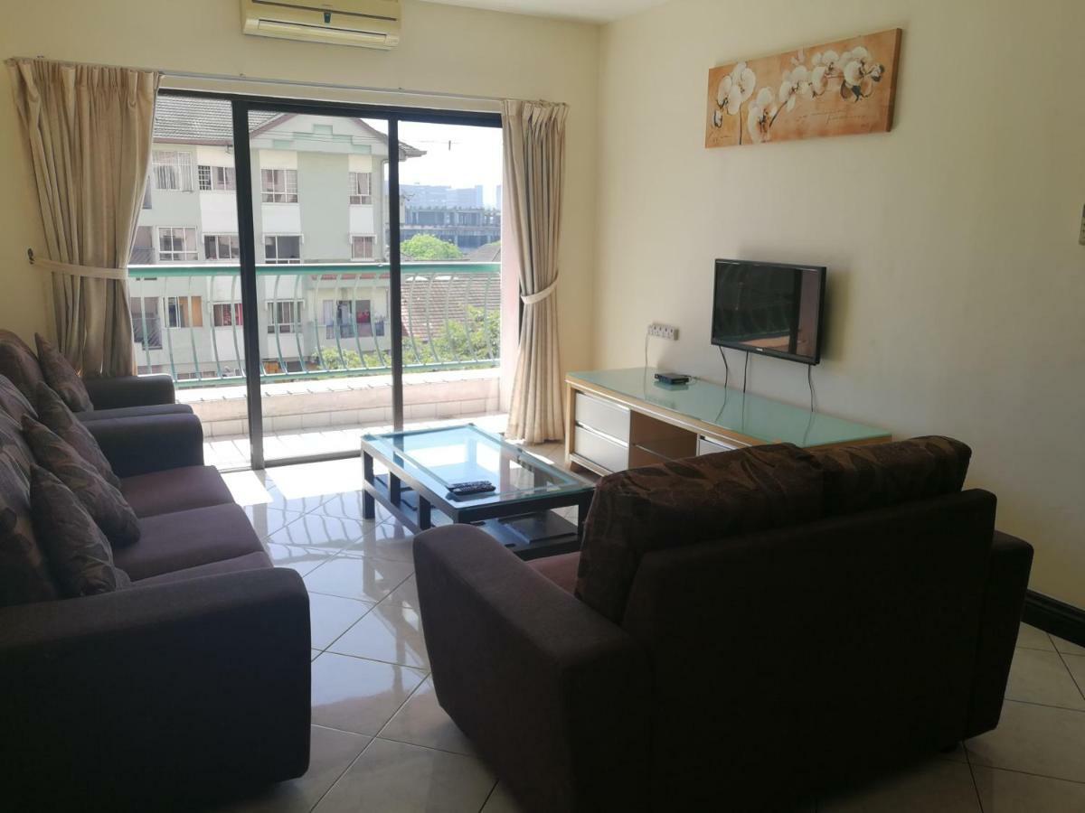 Chung cư 362 m² 3 phòng ngủ, 2 phòng tắm riêng ở Khu trung tâm Kota Kinabalu Ngoại thất bức ảnh