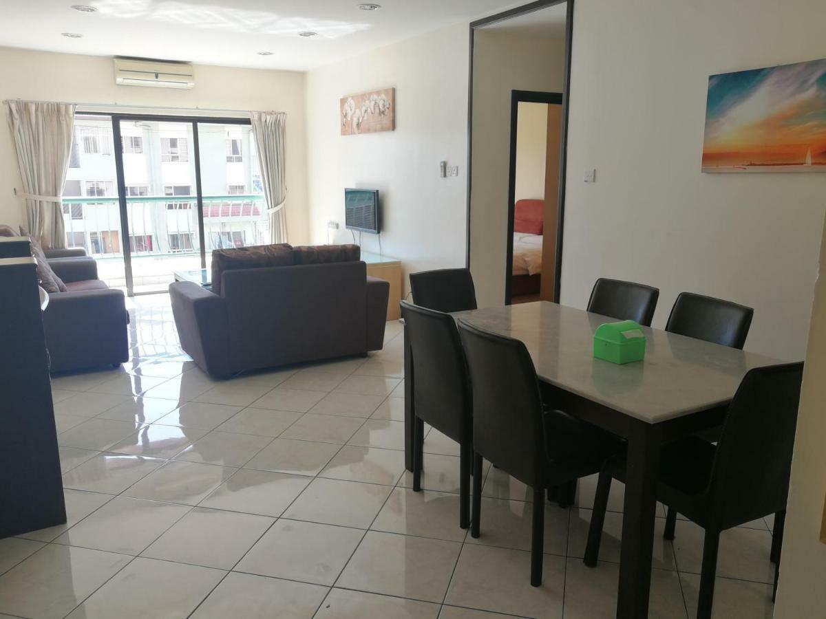 Chung cư 362 m² 3 phòng ngủ, 2 phòng tắm riêng ở Khu trung tâm Kota Kinabalu Ngoại thất bức ảnh